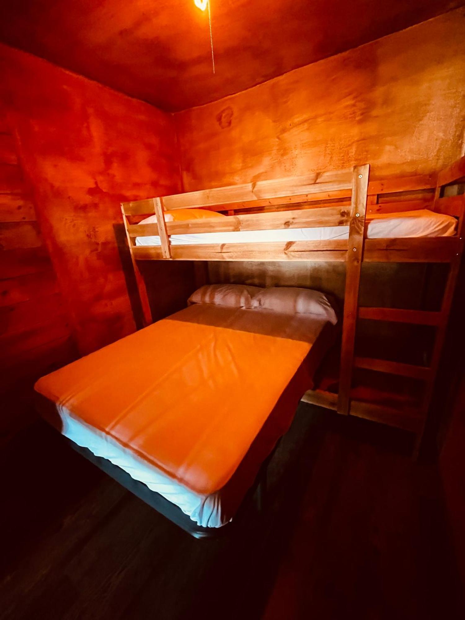 Apartament Old West House Pantano De San Juan San Martín de Valdeiglesias Zewnętrze zdjęcie
